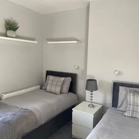 Glasgow Apartment Close To The Airport Renfrew Exterior photo