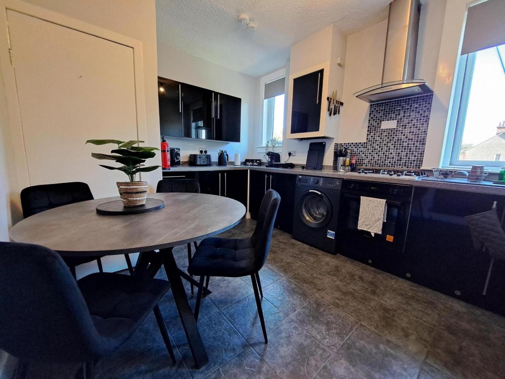 Apartment Glasgow Close To The Airport *