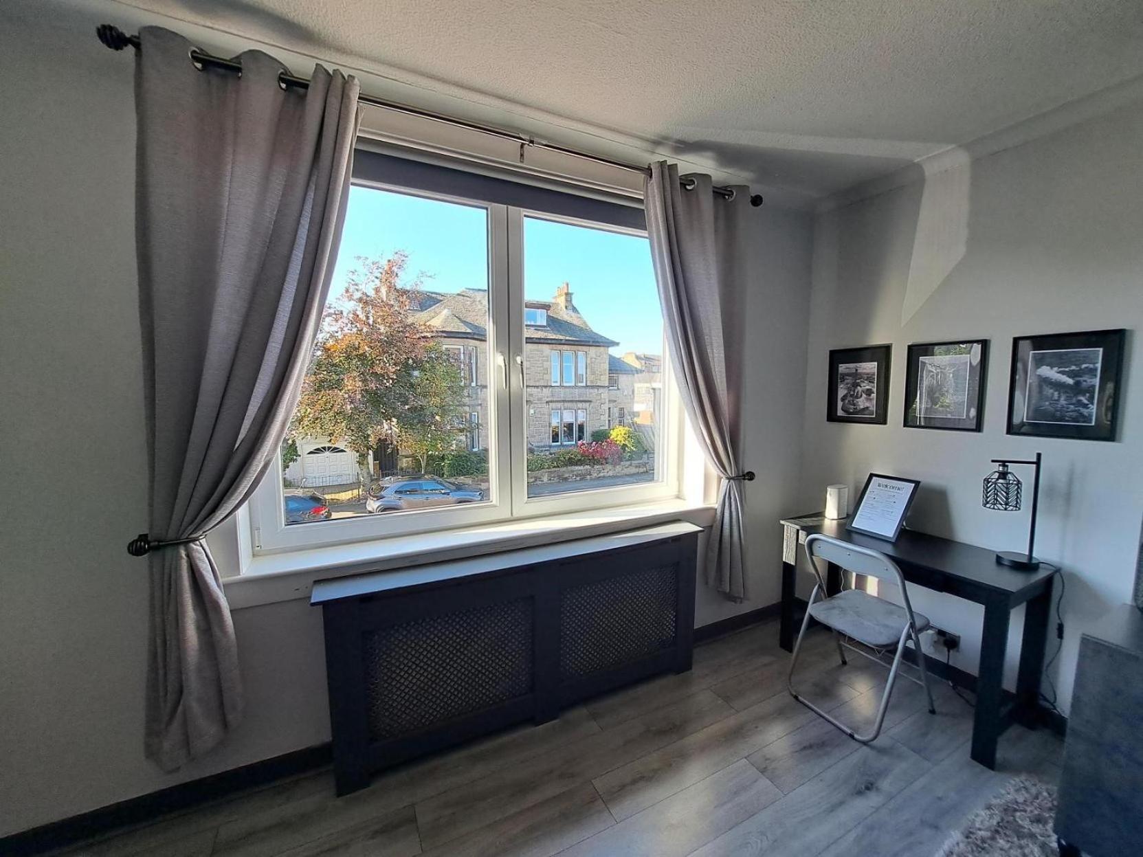 Apartment Glasgow Close To The Airport