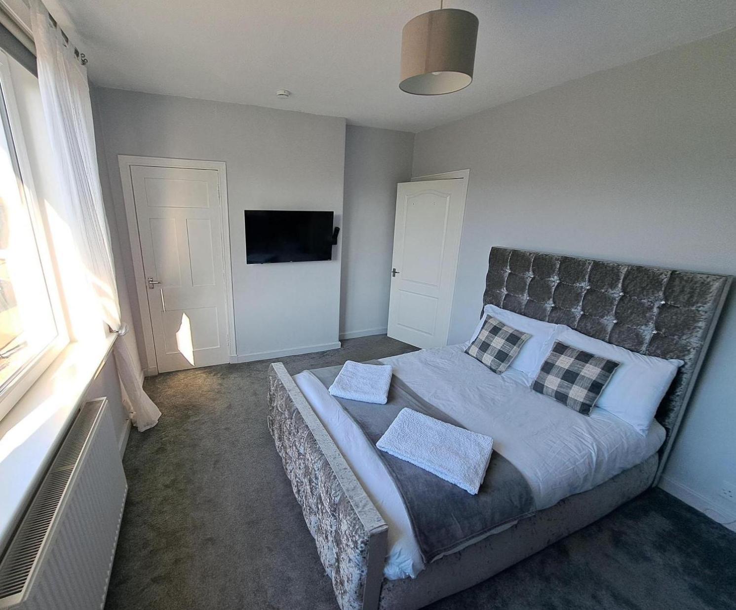 Apartment Glasgow Close To The Airport