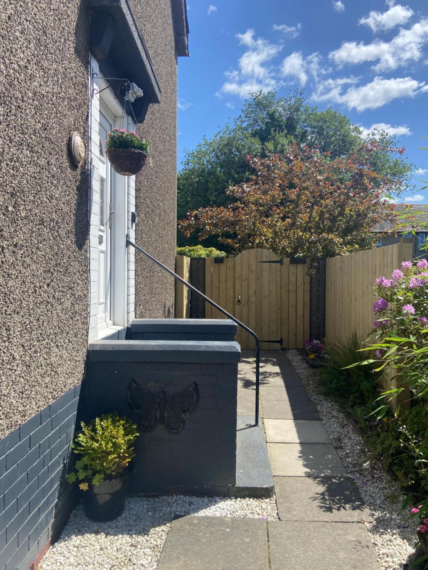 Apartment Glasgow Close To The Airport